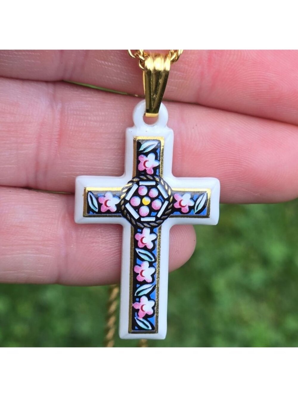Vintage Ceramic Cross Pendant Necklace With Floral Painted Design & Gold-Tone Ch - Picture 12 of 12